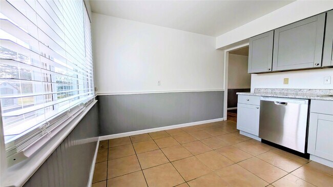 Foto del edificio - 6720 Cherryvale Dr