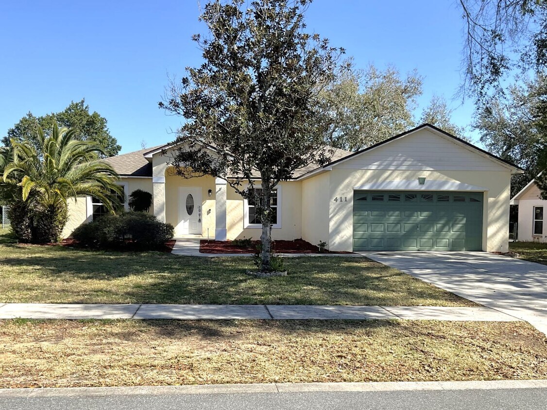 411 Woodview Dr House Rental in Tavares, FL
