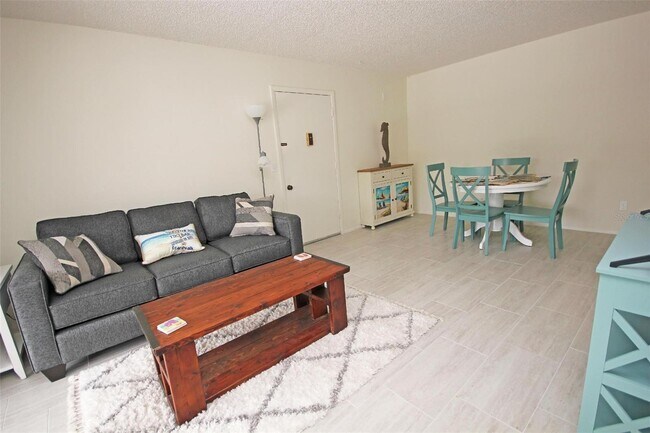 Building Photo - 5625 Midnight Pass Rd