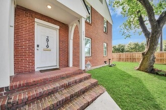 Building Photo - 2919 Rosedale St