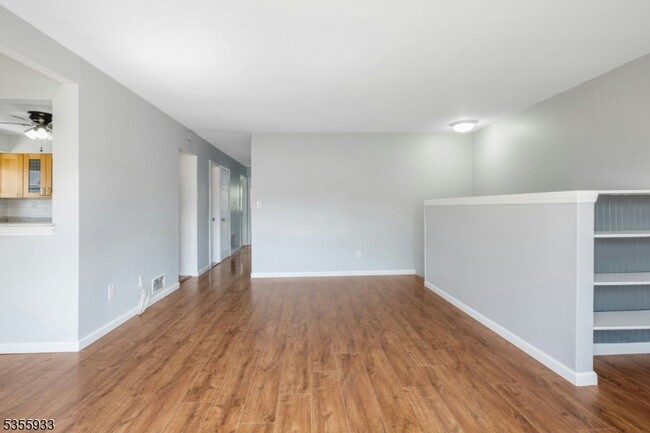 Foto del edificio - 238 Lakewood Dr
