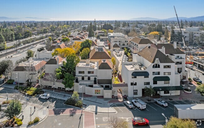 Foto del edificio - 101-161 S California Ave