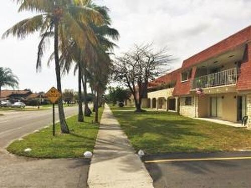 Foto del edificio - 985 Manor Dr