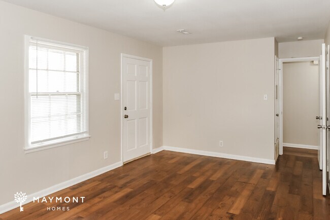 Foto del edificio - 2620 Bridge Rd NW