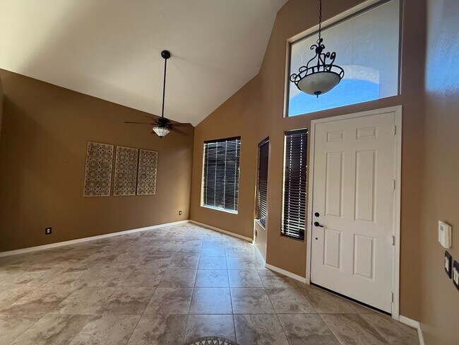 Foto del edificio - 6602 W Molly Ln