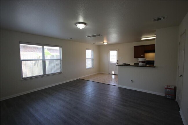 Building Photo - 28994 San Bernard River Loop