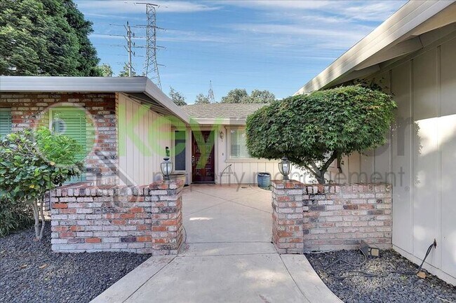 Foto del edificio - 304 Diamond Oaks Rd