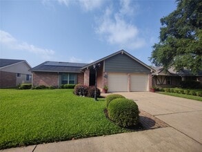 Building Photo - 2715 Ashington Dr