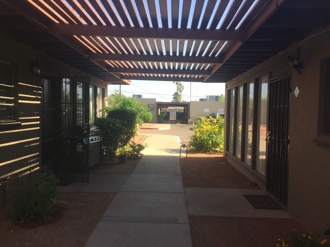 Building Photo - 7002 E Hubbell St