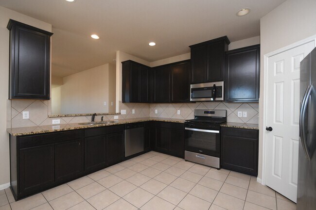 Foto del edificio - 10015 Bitternut Hickory Ln