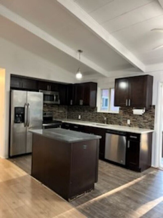 Foto del edificio - Remolded Rambler 3BR, 1BA,Big shop, fenced...