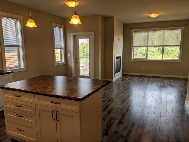 Photo du bâtiment - 1644-16487 87 Ave