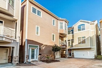 Building Photo - 2546 Bevis St