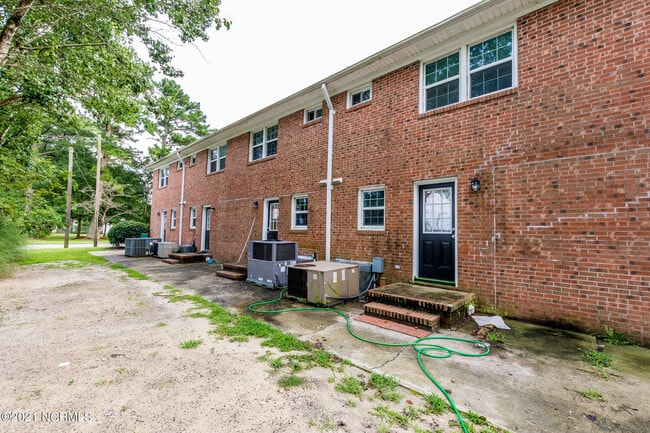 Building Photo - 316 Richlands Ave