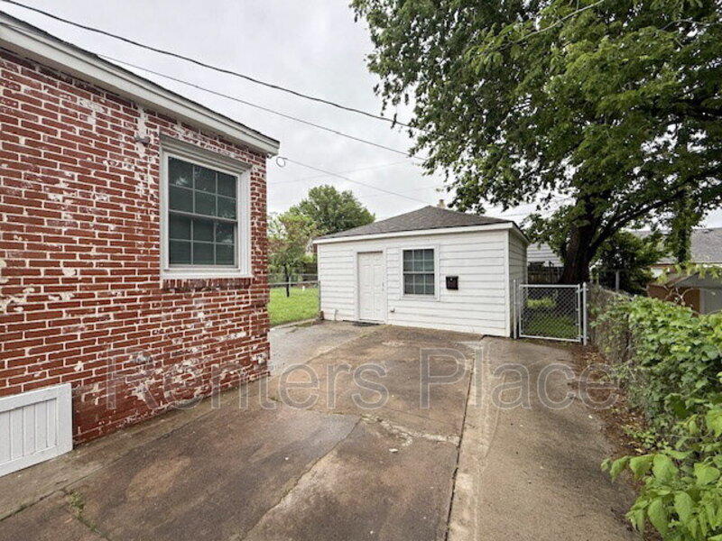 Primary Photo - 3148 E 1st St
