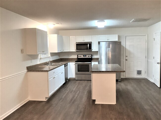 Foto del edificio - 106 Sweetland Ct