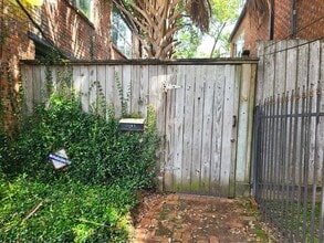 Building Photo - 1529 Welch St