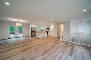 Foto del edificio - 305 Hembree Forest Cir