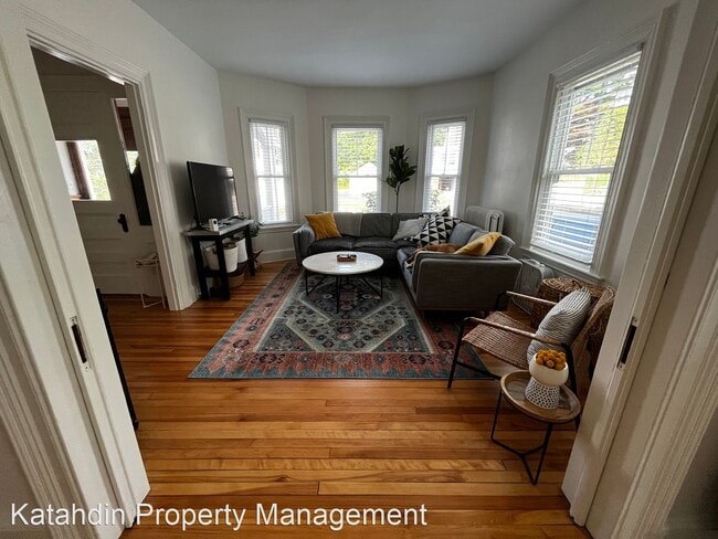 Building Photo - 3 br, 1.5 bath House - 41 Beacon Street