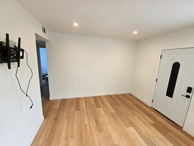 Foto del edificio - 14929 Titus St