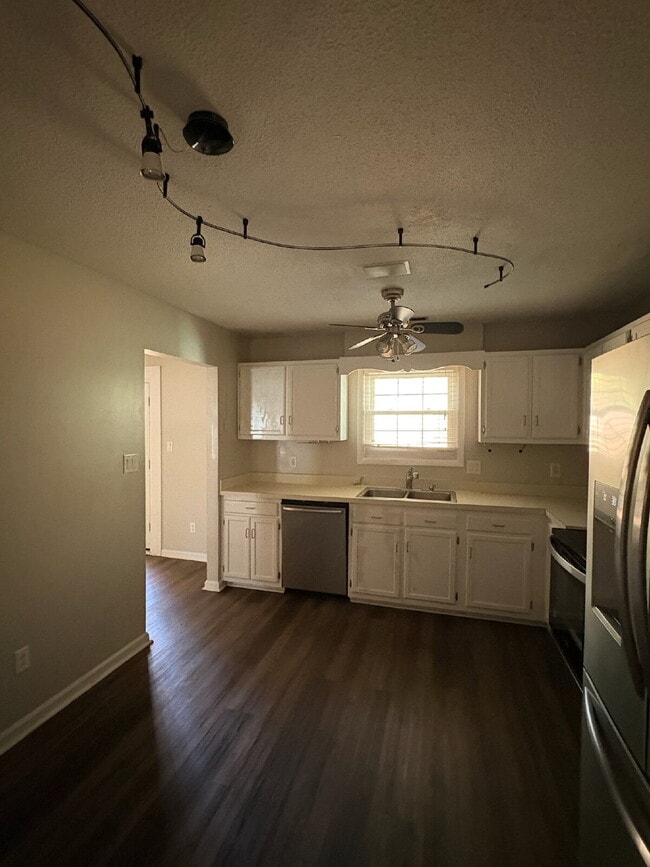 Foto del edificio - 502 W Hilltop Ct