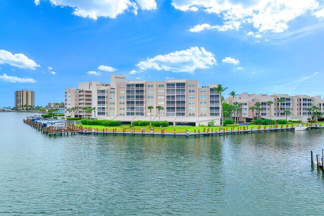 Foto del edificio - 897 Collier Ct