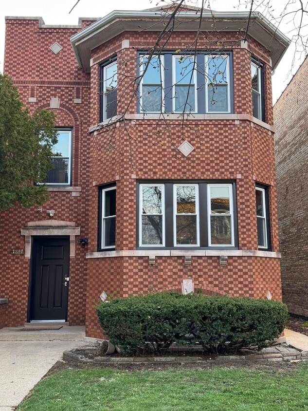 Photo - 1847 Gunderson Ave (Berwyn, IL)