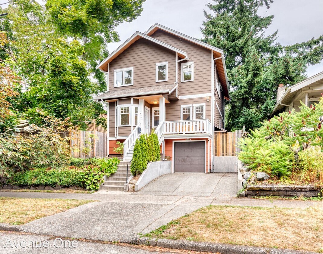 Primary Photo - 5 br, 3.5 bath House - 2208 N 46th St