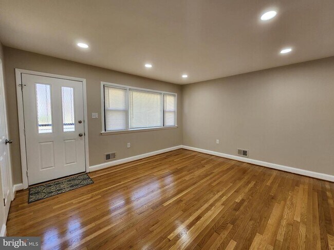 Foto del edificio - 3521 Brightseat Rd