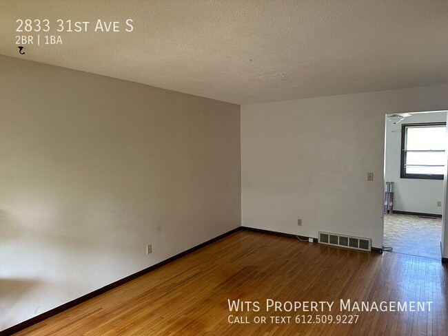 Foto del edificio - Cozy 2/1 Duplex in South Minneapolis