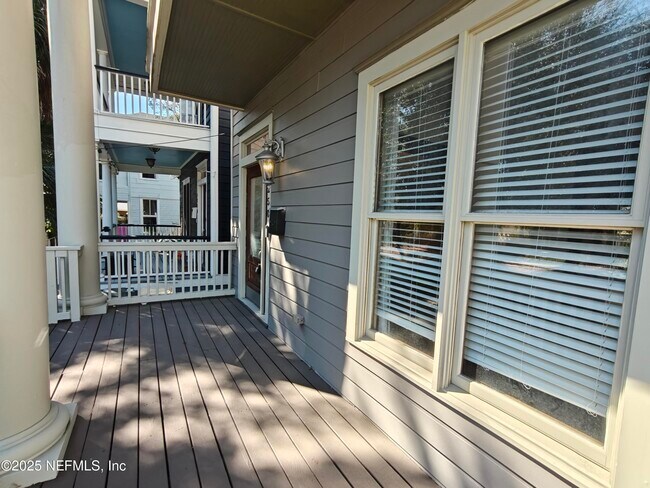 Foto del edificio - 1250 N Liberty St