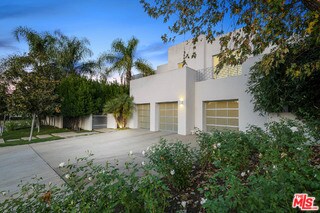 Building Photo - 4850 Andasol Ave
