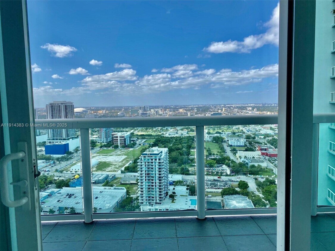 Foto principal - 1800 N Bayshore Dr