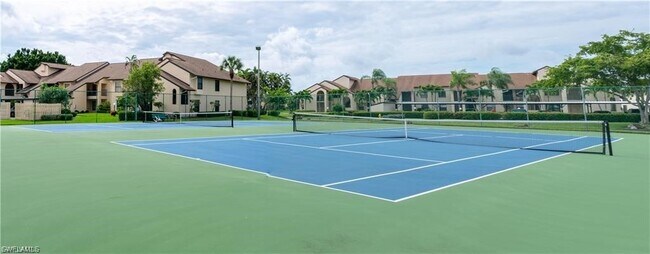 Foto del edificio - 8534 Charter Club Cir
