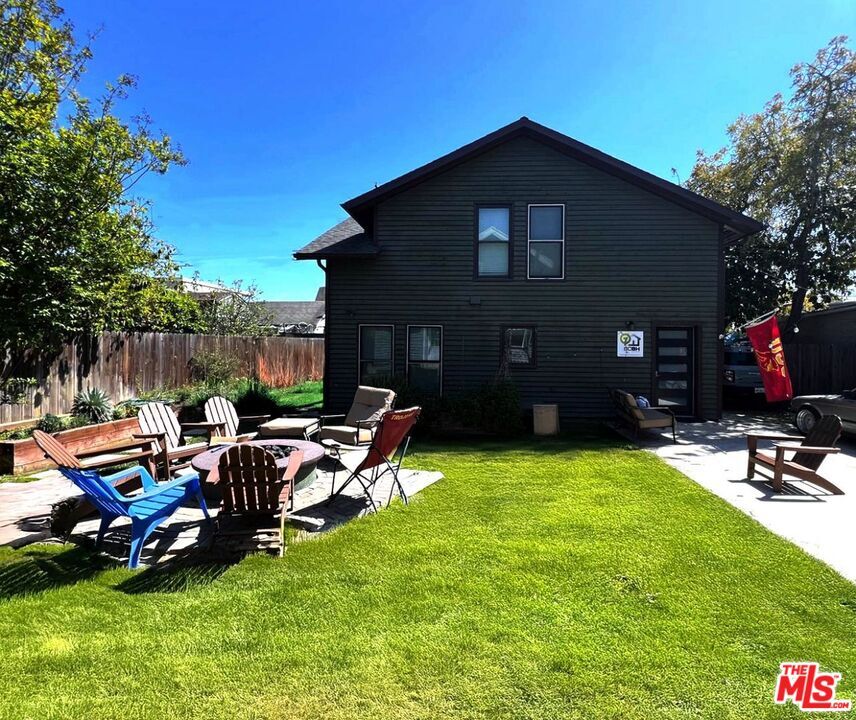 Foto principal - 1460 W 28th St