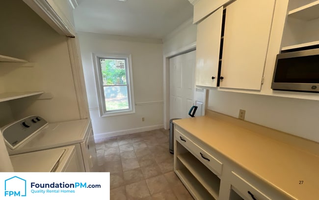 Building Photo - 260 Patterson St