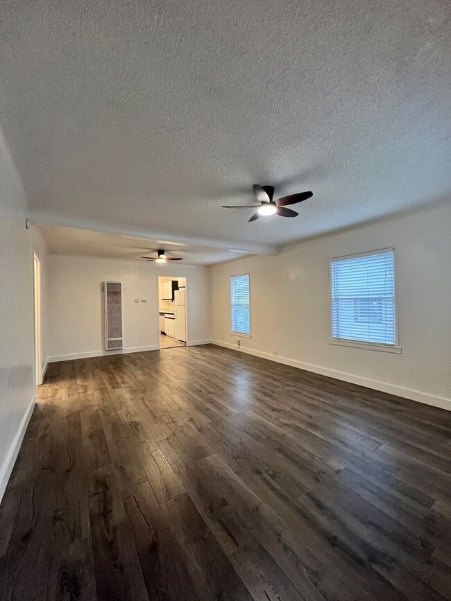 Foto del edificio - Coombs