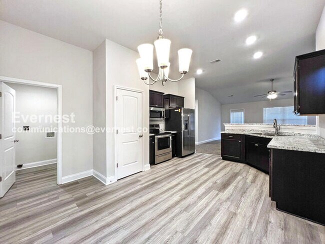 Foto del edificio - 5909 Kuykendall Dr