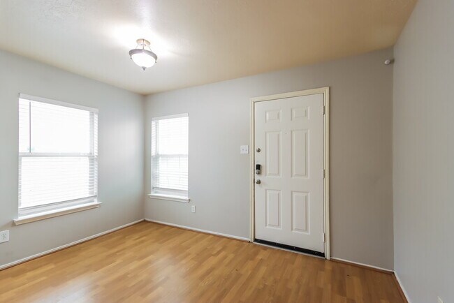 Foto del edificio - 12123 Carriage Oak Cir