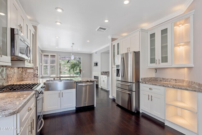 Building Photo - 869 Aloe Ln
