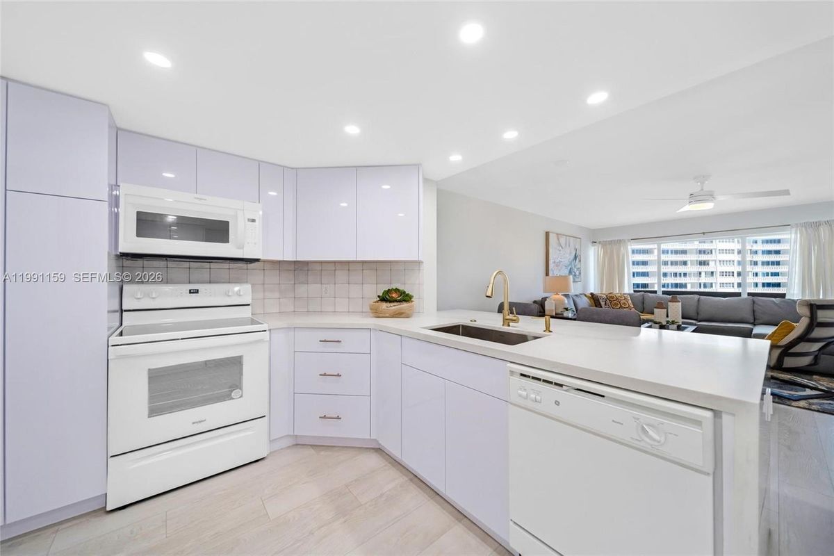 Foto del edificio - 2100 S Ocean Dr