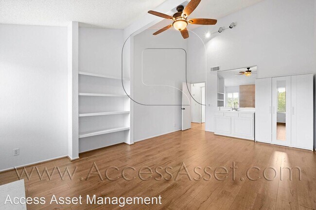 Foto del edificio - 3 br, 2.5 bath House - 23355 Highcrest Rd.