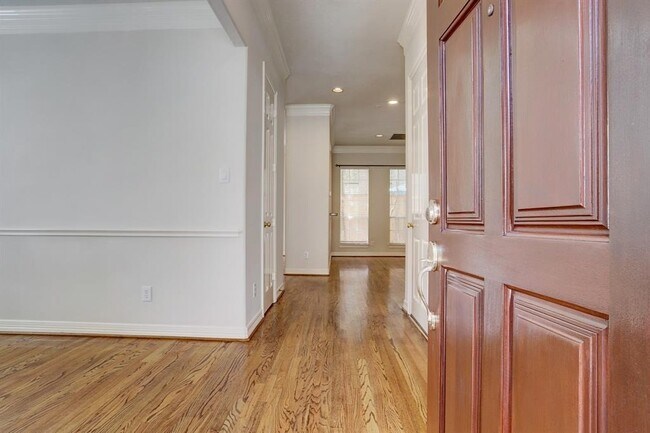 Foto del edificio - 2822 Briarhurst Park