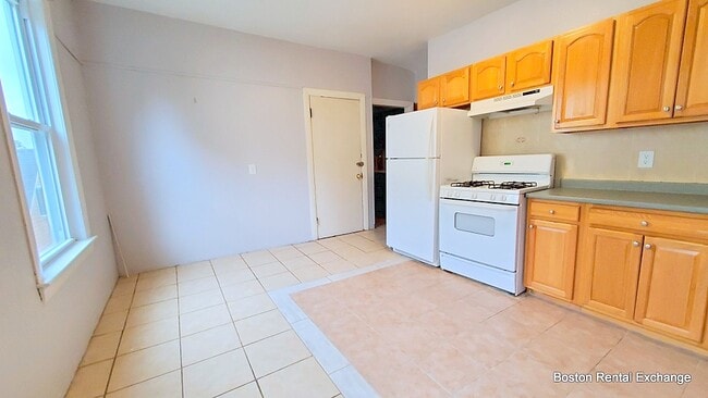 Building Photo - 64 Oxford St