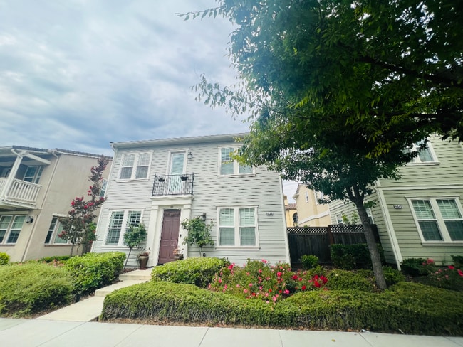 Photo - 4637 Malayan St House