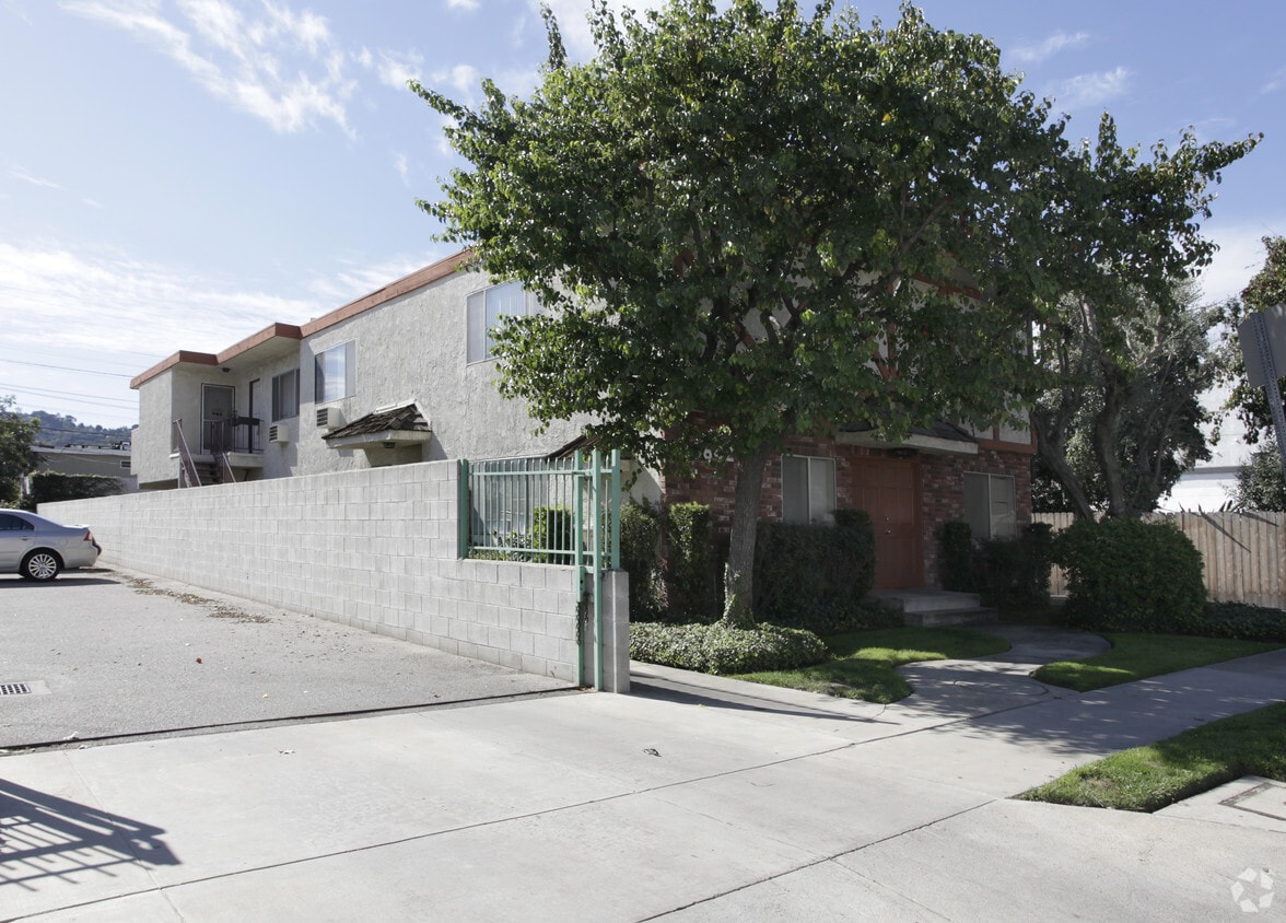 Primary Photo - 10842 Landale St