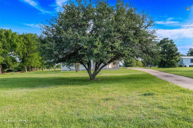 Foto del edificio - "Charming 3-Bed Sanctuary with 2 Full Bath...