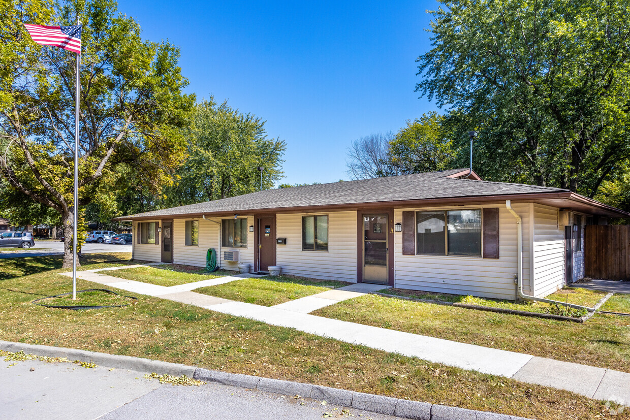 Primary Photo - Brookside Apartments 317 SE Jacobs St, Gri...