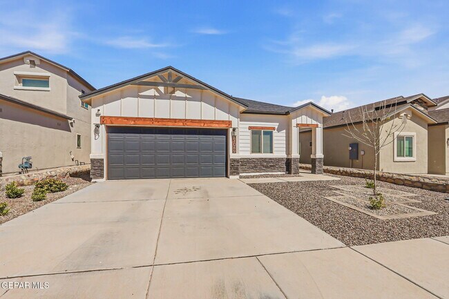 Building Photo - 51049 Fox Trl Ave