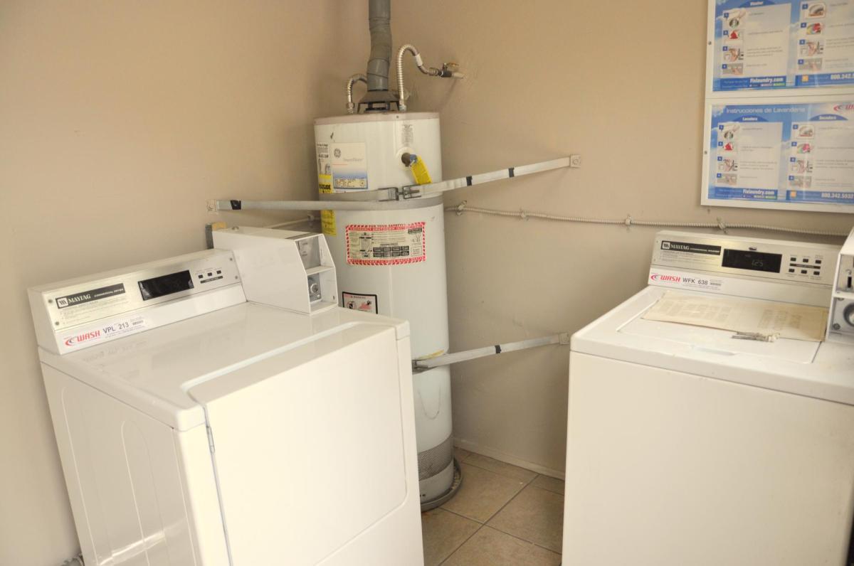 Foto del edificio - 518 Naranja Dr